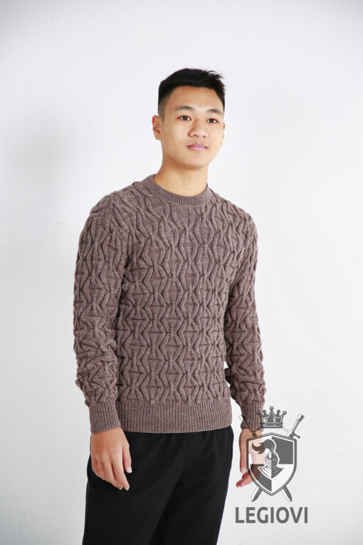 Hand-knitted chain-link patterned sweater for men - Image 7