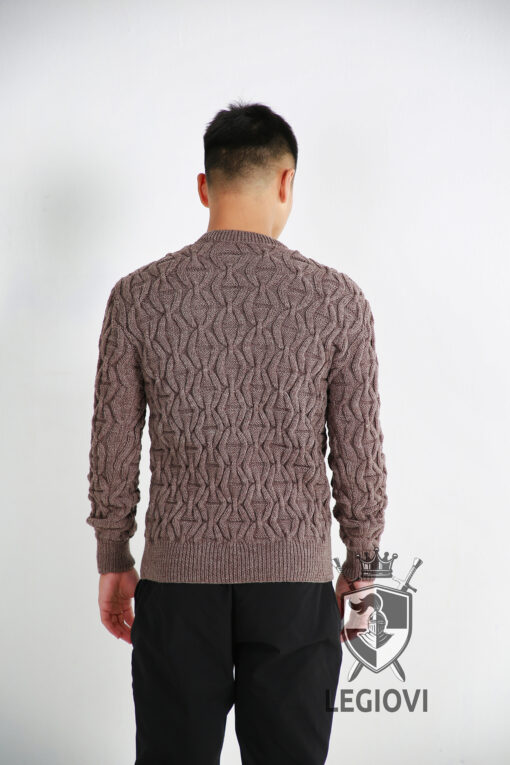 Hand-knitted chain-link patterned sweater for men - Image 6