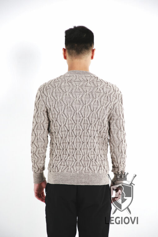 Hand-knitted chain-link patterned sweater for men - Image 5