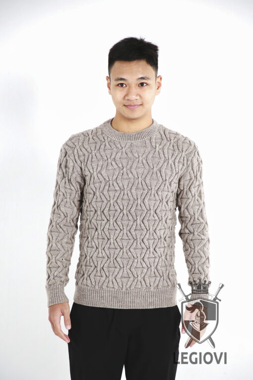 Hand-knitted chain-link patterned sweater for men - Image 4